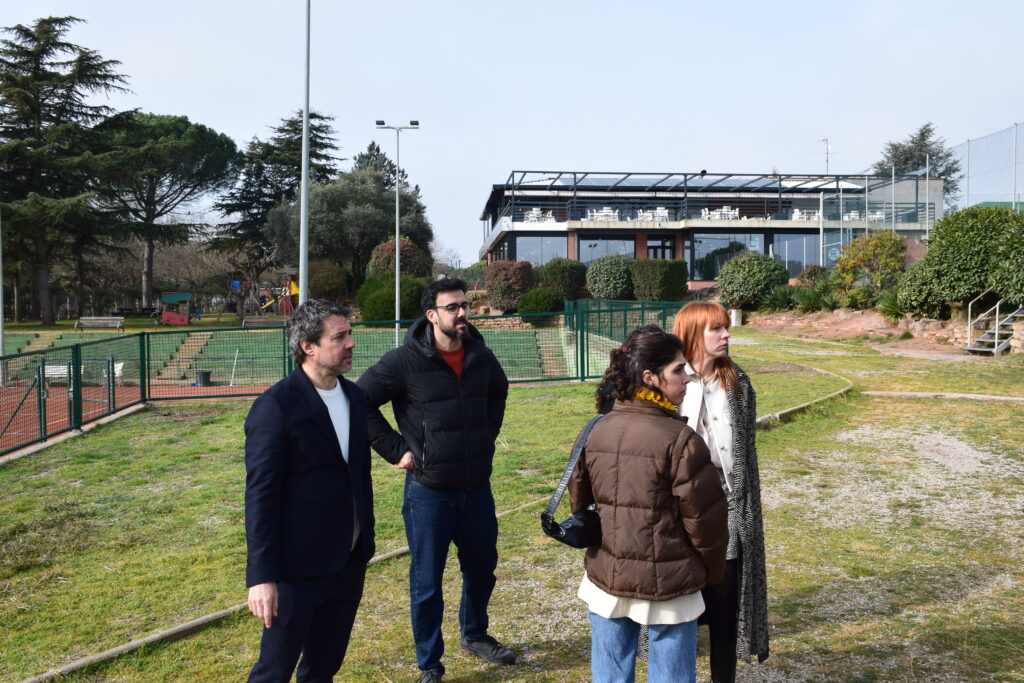 Equipo de Vinea Eventos visitando las instalaciones de The Club Padel Bages